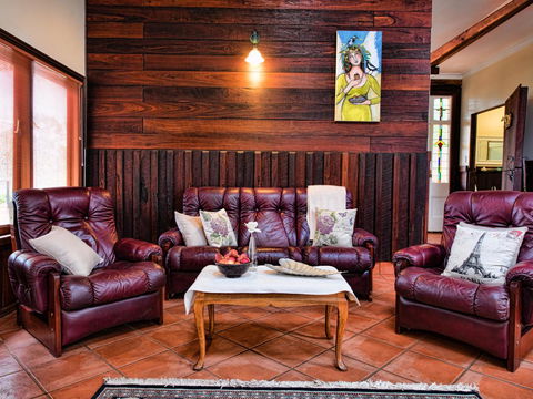 Oak Tree Barn Bridgetown - e-Seniors 6