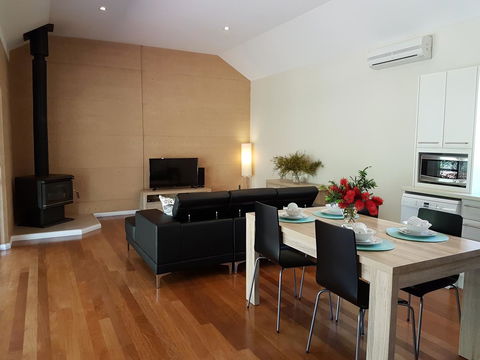 Jarrah Grove Forest Retreat - e-Seniors 7