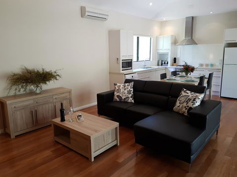 Jarrah Grove Forest Retreat - e-Seniors 8
