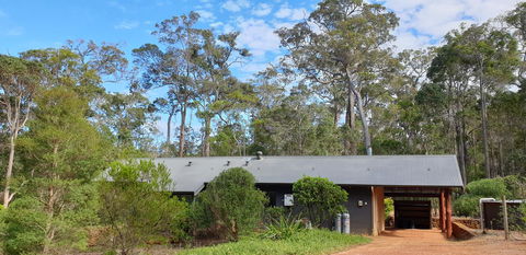 Jarrah Grove Forest Retreat - e-Seniors 16