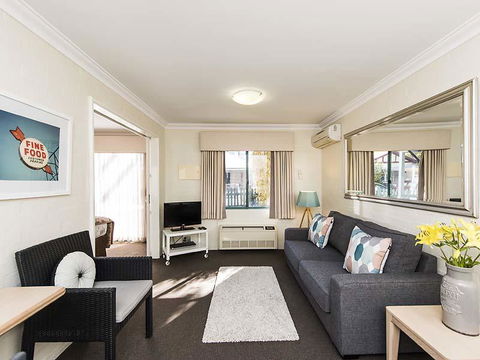 Subiaco Village 28 - e-Seniors 1