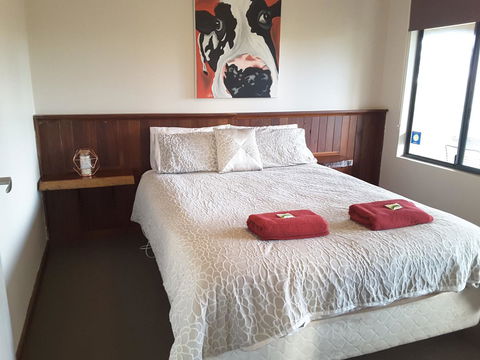 Cosy Corner Chalets - e-Seniors 10