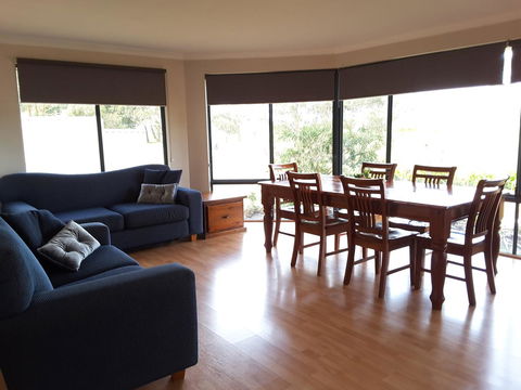 Cosy Corner Chalets - e-Seniors 4