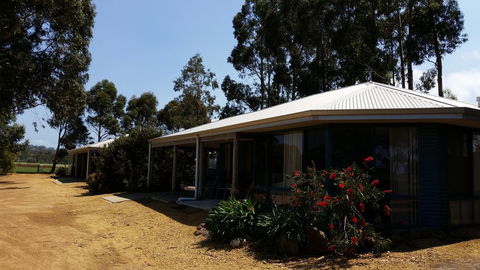 Cosy Corner Chalets - e-Seniors 12