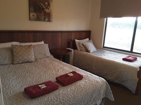 Cosy Corner Chalets - e-Seniors 9