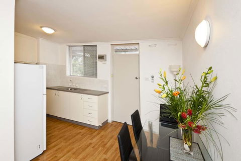Cunningham Terrace 8 - e-Seniors 4