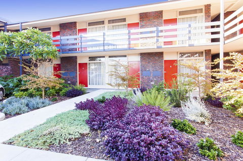 Kings Park Motel - e-Seniors 4