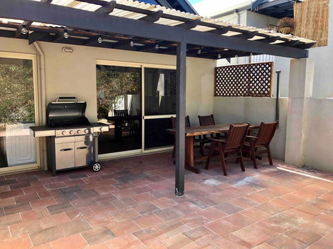 Maison Magnolia - Spacious Cozy Town House - e-Seniors 20