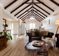 Maison Magnolia - Spacious Cozy Town House - e-Seniors