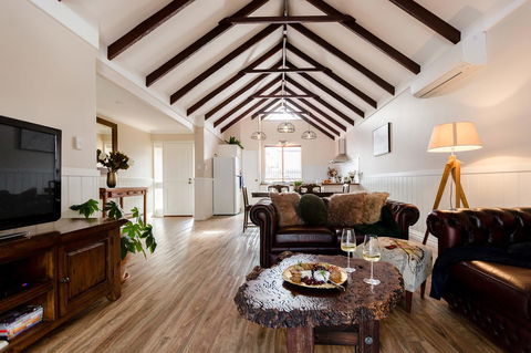 Maison Magnolia - Spacious Cozy Town House - e-Seniors 0