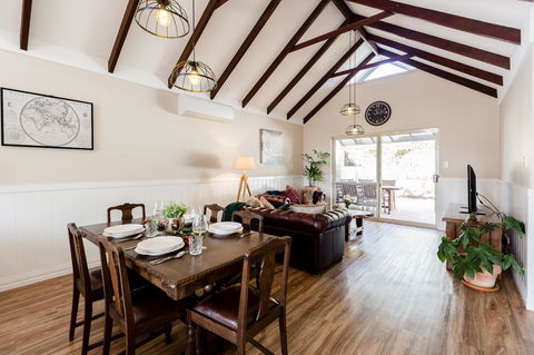 Maison Magnolia - Spacious Cozy Town House - e-Seniors 1