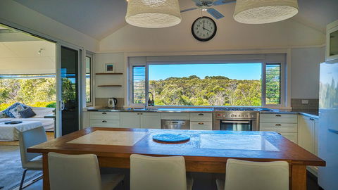 The White House At Wallcliffe Farms - e-Seniors 24