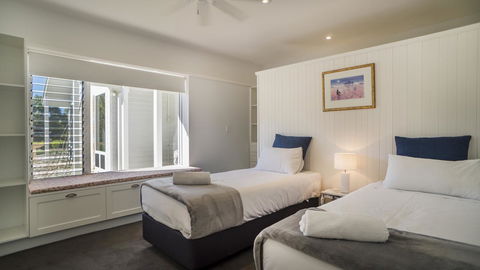 The White House At Wallcliffe Farms - e-Seniors 3