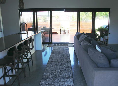Bayside Luxury Escape Busselton - e-Seniors 25