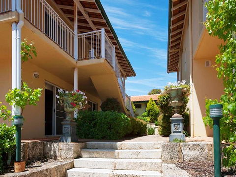 Margaret River Hotel - e-Seniors 7