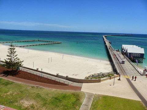 Esplanade Hotel Busselton - e-Seniors 8