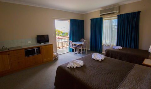Esplanade Hotel Busselton - e-Seniors 15