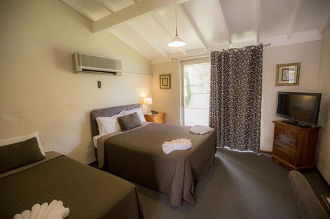 Esplanade Hotel Busselton - e-Seniors 40