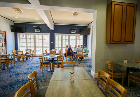 Esplanade Hotel Busselton - e-Seniors 7