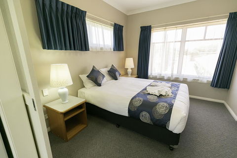 Esplanade Hotel Busselton - e-Seniors 1