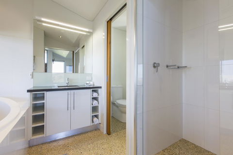 Aquatic Visions Luxury Apartments - e-Seniors 6