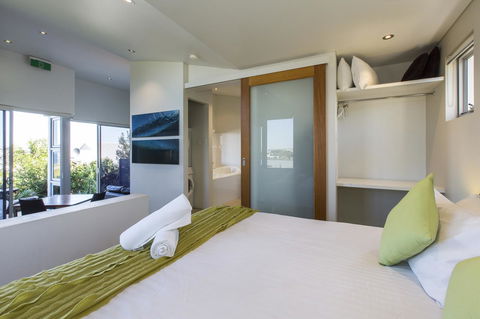 Aquatic Visions Luxury Apartments - e-Seniors 2