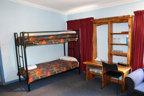 Tullah Lakeside Lodge - e-Seniors 8