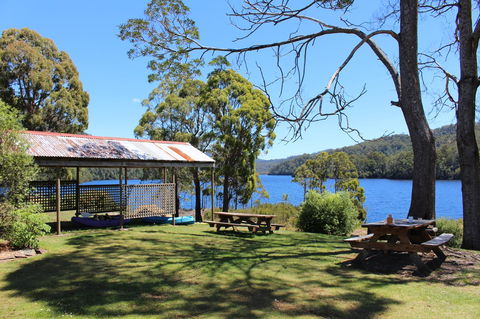 Tullah Lakeside Lodge - e-Seniors 19