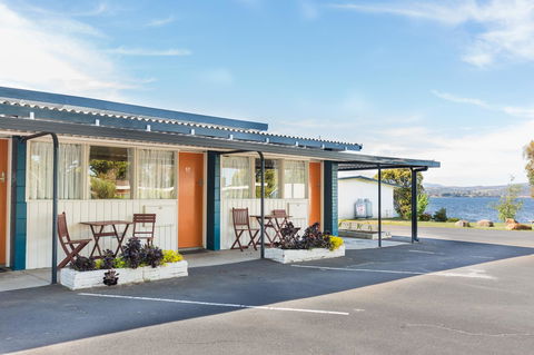 Riverfront Motel & Villas - e-Seniors 16