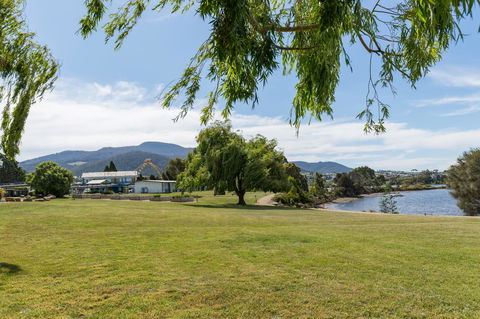 Riverfront Motel & Villas - e-Seniors 0