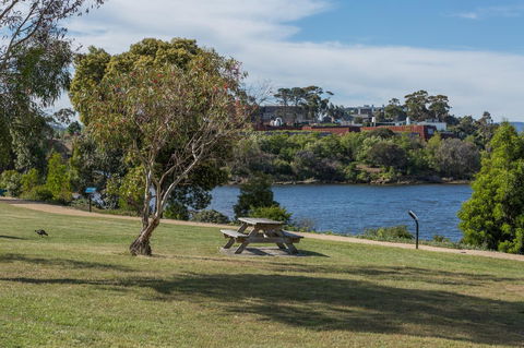 Riverfront Motel & Villas - e-Seniors 35