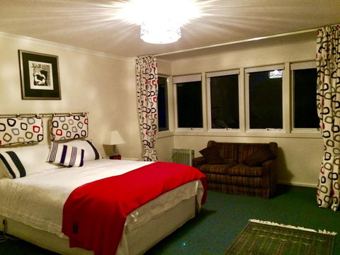 The Anchorage Waterfront Apartment - e-Seniors 11