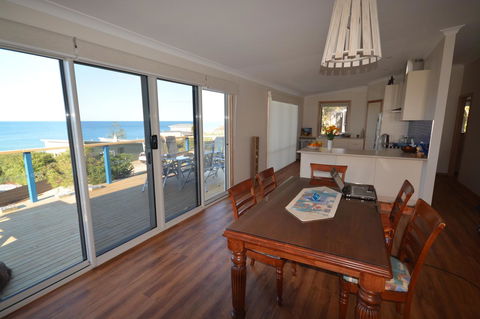 Seascape Beach House - e-Seniors 3