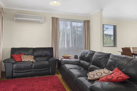 Mirramar House - e-Seniors 11