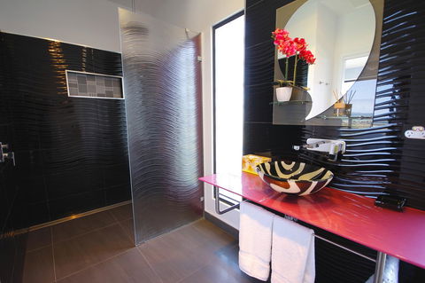 Horizon Deluxe Apartments - e-Seniors 4