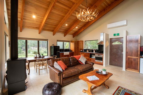 Adventure Bay Retreat Bruny Island - e-Seniors 3
