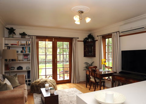 Forth River Cottage - e-Seniors 11