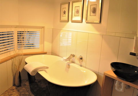 Ulverstone River Edge HolidayApartments - e-Seniors 13