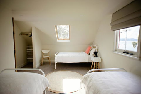 The Holiday Home People - e-Seniors 26