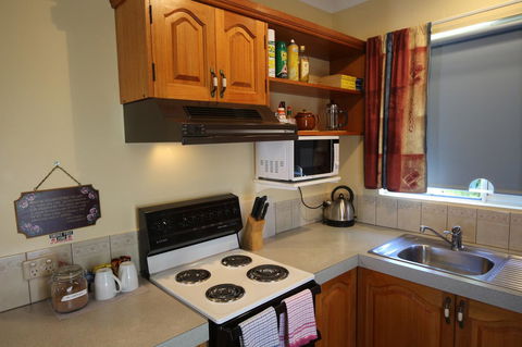 Swansea Cottages And Motel Suites - e-Seniors 5