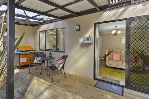 Oyster Cove Chalet - e-Seniors 3