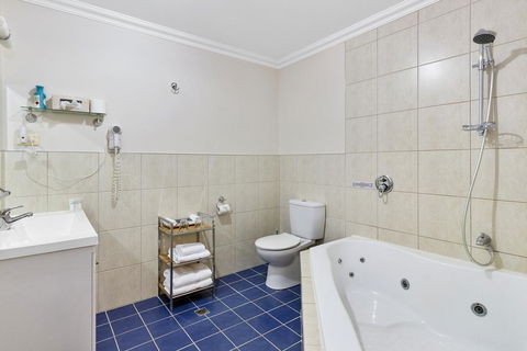 Oyster Cove Chalet - e-Seniors 12