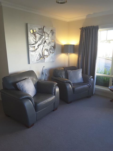 On The Terrace - e-Seniors 39