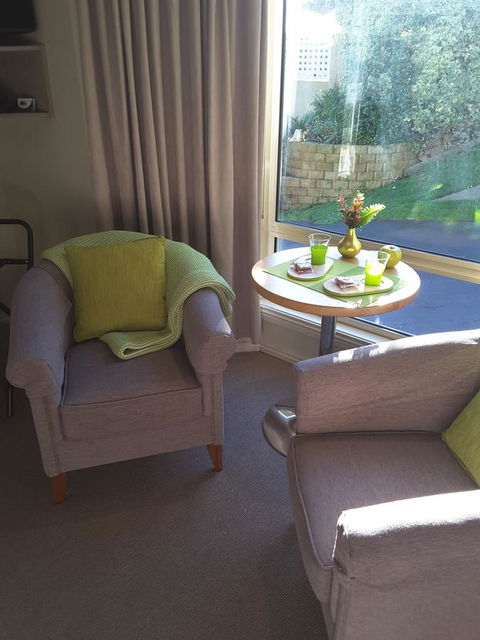 On The Terrace - e-Seniors 27