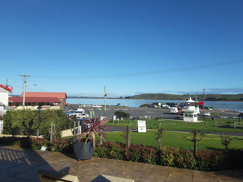 On The Terrace - e-Seniors 35