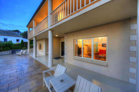 On The Terrace - e-Seniors 44