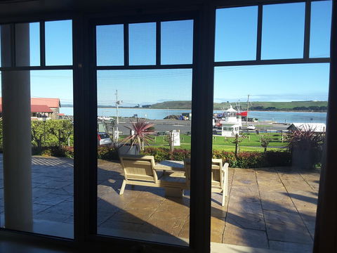 On The Terrace - e-Seniors 40