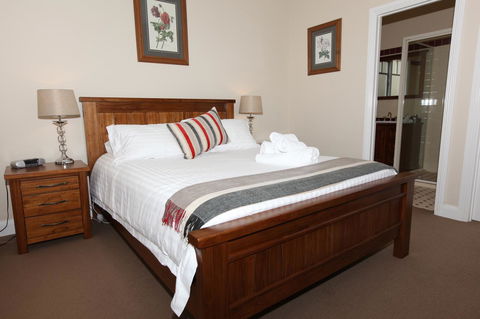 House On The Hill Bed And Breakfast - e-Seniors 31