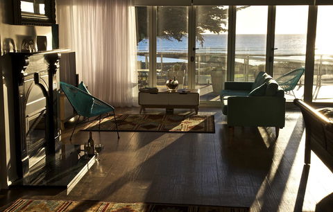 Penguin Beachfront Apartments - e-Seniors 0