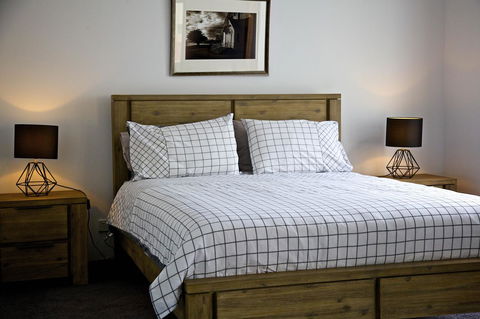 Penguin Beachfront Apartments - e-Seniors 25